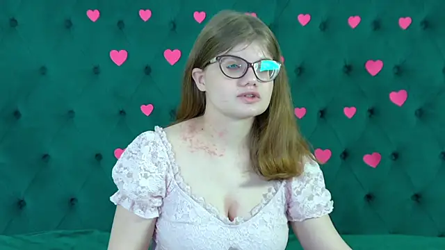 Snapshot of ChloeHalses chatting on February 2026 05:25:01 AM ChloeHalses online show from February 2026 05:25:01 AM