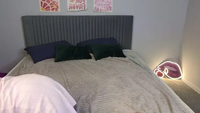 Snapshot of LovingWhisperr chatting on February 2026 01:24:01 AM LovingWhisperr online show from February 2026 01:24:01 AM