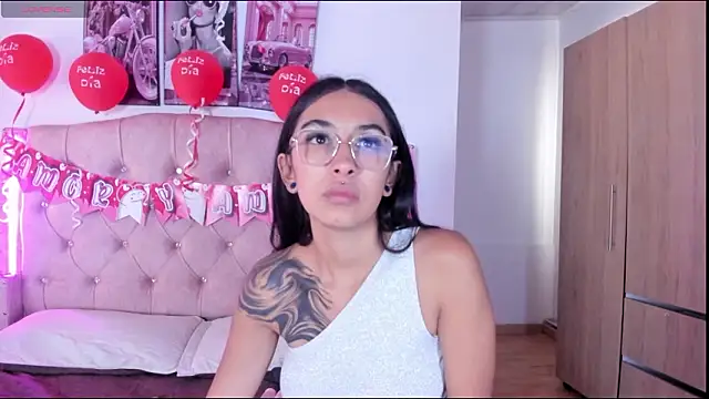 Snapshot of liittle__baby chatting on February 2026 12:06:01 PM liittle baby online show from February 2026 12:06:01 PM