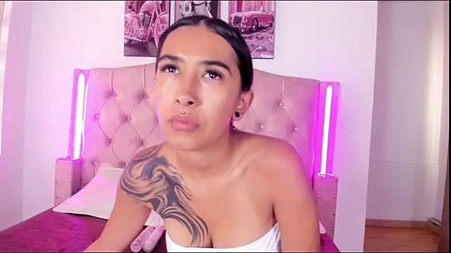 Snapshot of liittle__baby chatting on February 2026 12:05:02 PM liittle baby online show from February 2026 12:05:02 PM