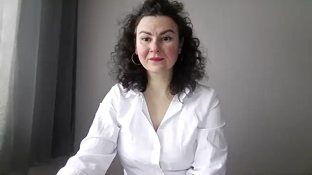 Snapshot of LexiMira254 chatting on February 2026 06:26:01 AM LexiMira254 online show from February 2026 06:26:01 AM