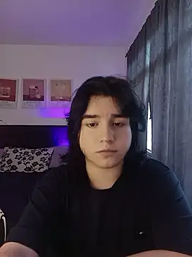 Daniellesins1 online show from February 2026 12:22:02 PM