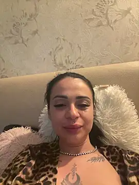 Snapshot of BrianaBloom chatting on April 2026 01:14:01 AM BrianaBloom online show from April 2026 01:14:01 AM