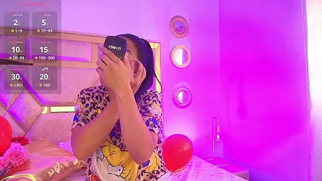 Snapshot of Emma_Sanz__ chatting on February 2026 12:33:02 PM Emma Sanz online show from February 2026 12:33:02 PM