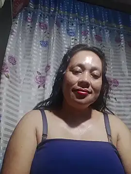 Snapshot of May_Bombs chatting on February 2026 11:02:02 PM May Bombs online show from February 2026 11:02:02 PM