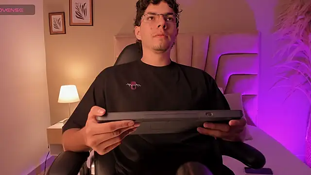 Axel Creed online show from February 2026 02:19:02 AM