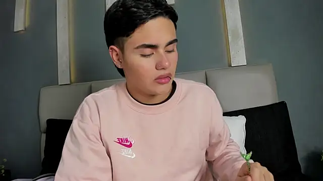 Snapshot of FemNoa chatting on March 2026 01:51:01 PM FemNoa online show from March 2026 01:51:01 PM