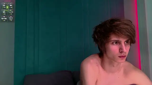 Snapshot of HoogWilder chatting on February 2026 08:35:01 PM HoogWilder online show from February 2026 08:35:01 PM