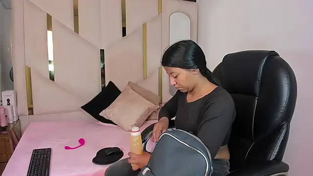 Vaneline2 online show from April 2026 03:20:02 PM