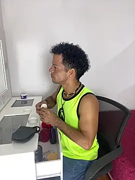 MaxyRyan online show from March 2026 12:12:01 PM