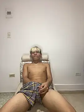 MaxyRyan online show from March 2026 05:57:02 AM