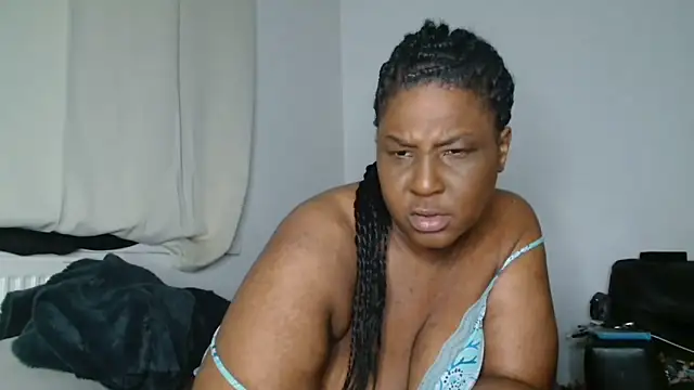 CurvySashia online show from June 2026 02:42:02 AM