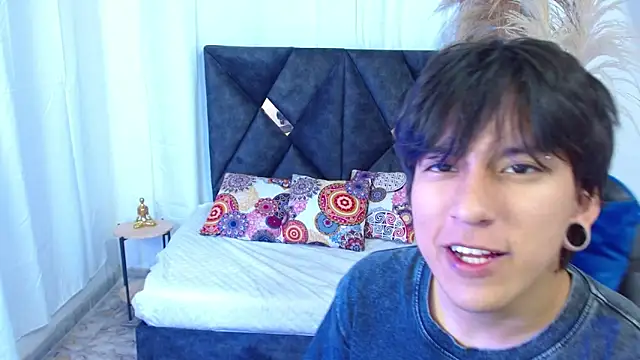 nikoo 18 online show from February 2026 01:42:01 PM