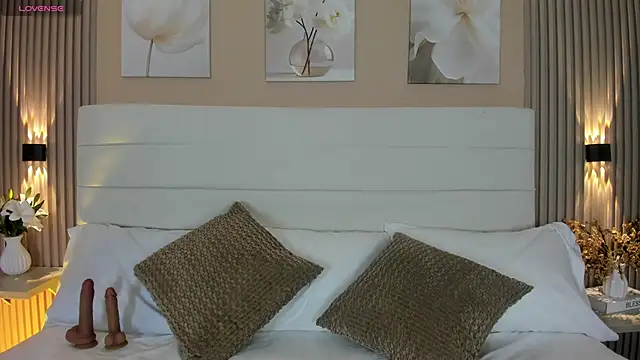 LisaLain online show from May 2026 12:02:01 PM