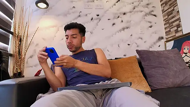 Max Hornye online show from February 2026 06:37:02 PM