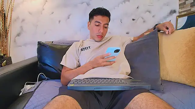 Max Hornye online show from March 2026 06:52:01 PM