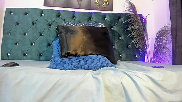 Roxanna 0 online show from March 2026 12:00:02 PM