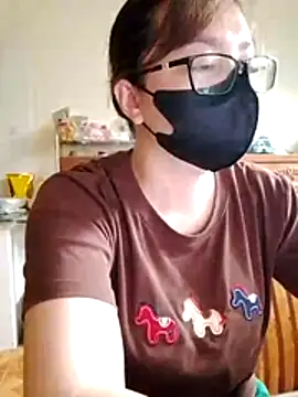 LiilyZi online show from April 2026 01:28:02 AM