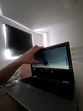 Tommyzzzzzz online show from April 2026 07:51:02 AM