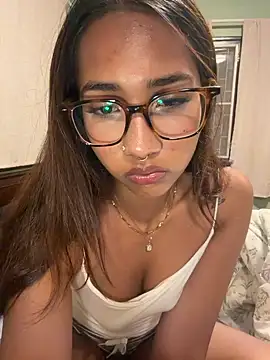 lyla luv online show from June 2026 06:07:01 PM