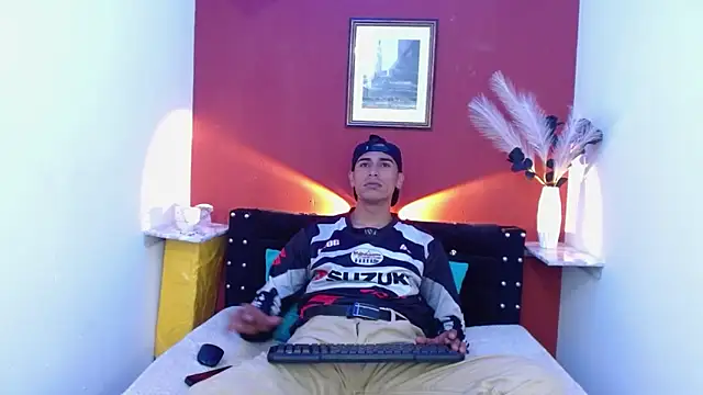 Andrey santamaria online show from March 2026 03:57:02 AM