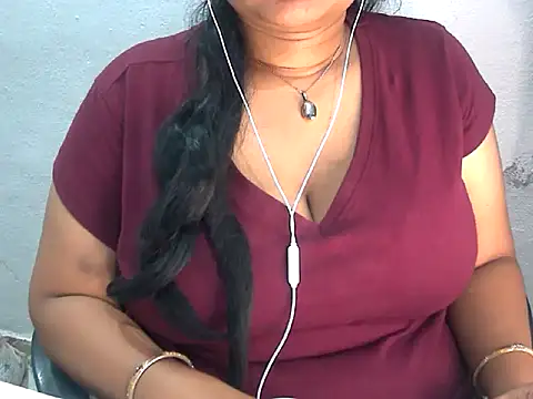Snapshot of Saniya_K2 chatting on May 2026 05:18:02 PM Saniya K2 online show from May 2026 05:18:02 PM