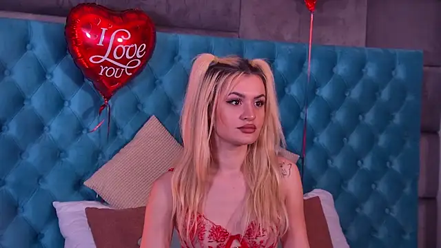 Snapshot of NayaBliss chatting on February 2026 03:08:01 PM NayaBliss online show from February 2026 03:08:01 PM