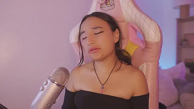  emily jonexs online show from June 2026 02:30:01 PM