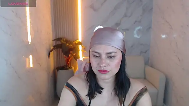 rox luxury tf online show from March 2026 07:54:01 PM