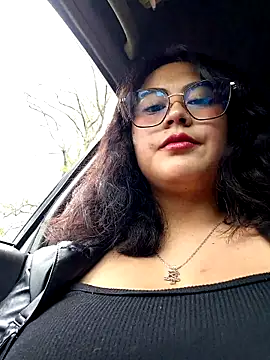 Snapshot of Mari-98 chatting on February 2026 07:33:02 PM Mari-98 online show from February 2026 07:33:02 PM