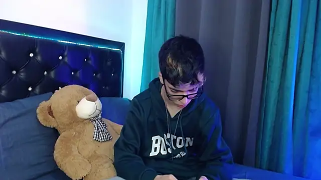 Snapshot of gabriel_x18 chatting on February 2026 05:04:01 AM gabriel x18 online show from February 2026 05:04:01 AM