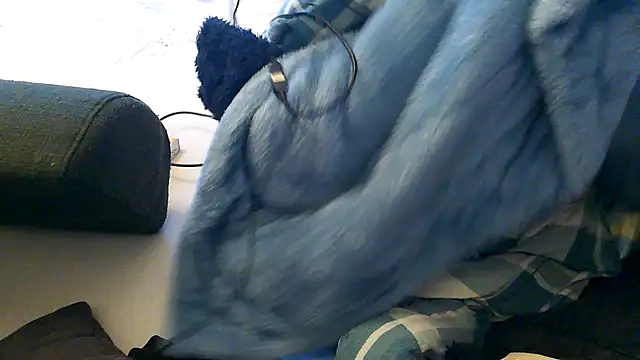 WildundJung online show from February 2025 11:36:02 PM