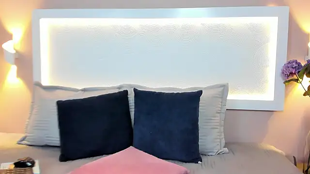 TiinyAngel online show from June 2026 07:27:02 PM