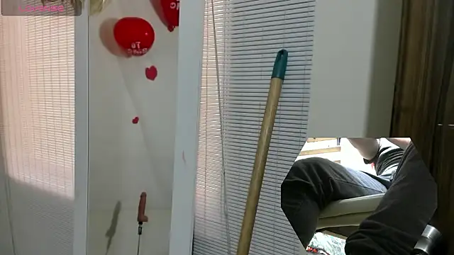 Snapshot of Nyomi_browm chatting on February 2026 04:23:01 PM Nyomi browm online show from February 2026 04:23:01 PM