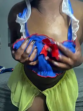 Snapshot of Ebony_Queeen chatting on February 2026 05:00:01 PM Ebony Queeen online show from February 2026 05:00:01 PM