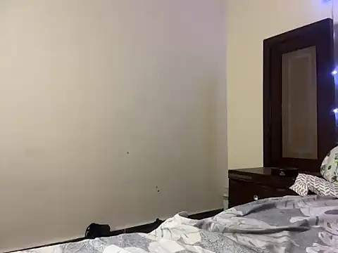 Hersheykaur online show from April 2026 09:39:33 PM