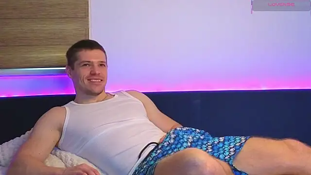 JulianTurner online show from April 2026 12:03:02 PM