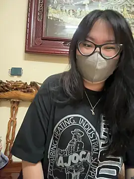 HaleyKin online show from April 2026 04:11:01 PM