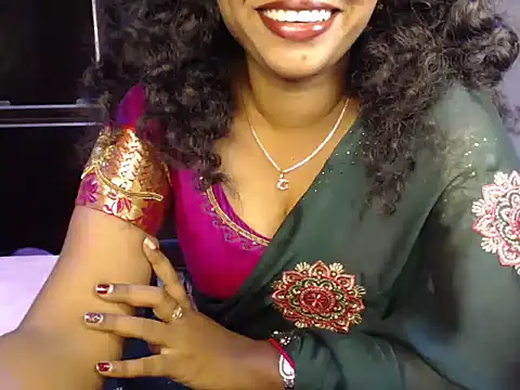 Snapshot of VixenNandhu chatting on July 2026 05:09:02 PM VixenNandhu online show from July 2026 05:09:02 PM