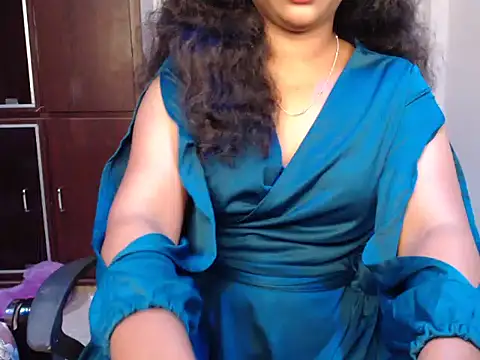 Snapshot of VixenNandhu chatting on July 2026 10:08:02 PM VixenNandhu online show from July 2026 10:08:02 PM