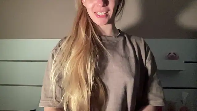 petiteetoile online show from April 2026 05:58:01 PM