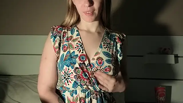 petiteetoile online show from April 2026 11:47:01 AM