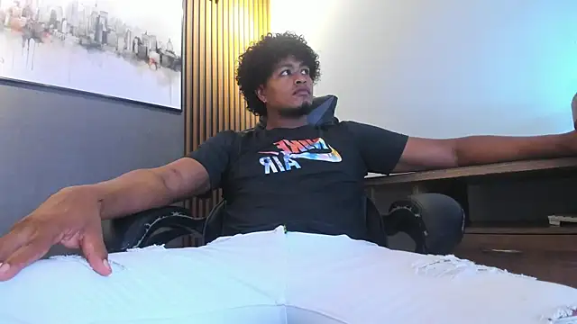 Kai Moreno online show from February 2026 07:10:02 PM