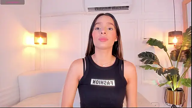 Nicole Whittee online show from April 2026 08:09:02 PM