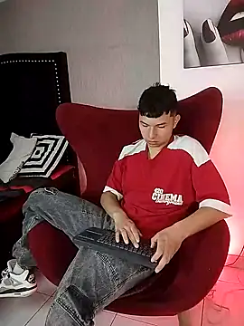 Liam Sean online show from February 2026 12:27:01 PM