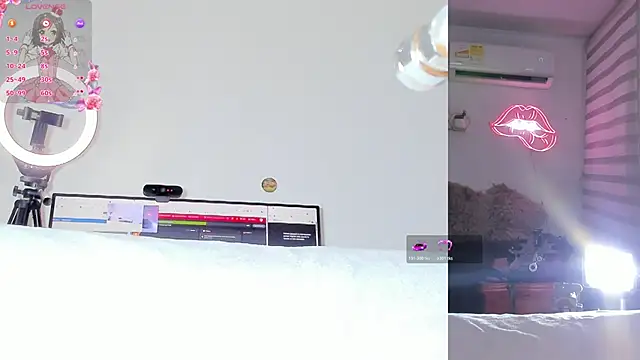 lana  kane   online show from April 2026 09:01:01 AM