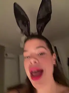 Brigitte01 online show from April 2026 09:49:02 PM