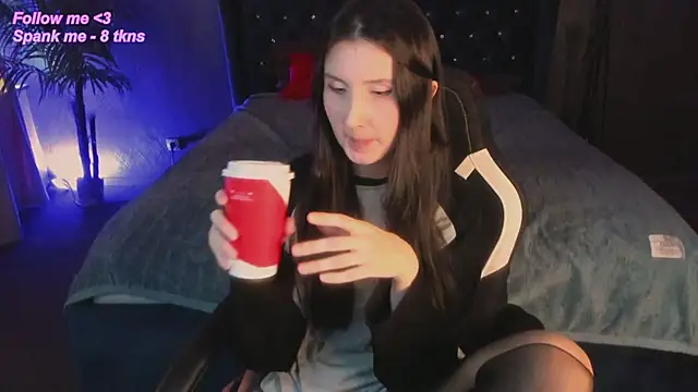 Snapshot of avrora_shy_ chatting on March 2026 12:33:02 PM avrora shy online show from March 2026 12:33:02 PM