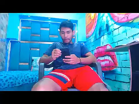 Snapshot of warmNoah chatting on February 2026 07:55:02 PM warmNoah online show from February 2026 07:55:02 PM