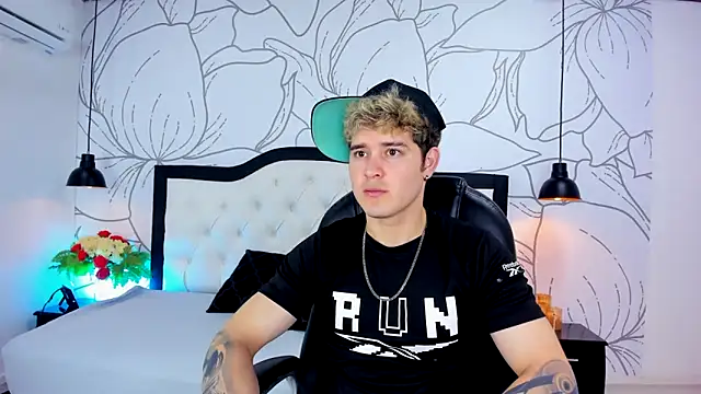 rayan linxx online show from April 2026 07:40:02 PM